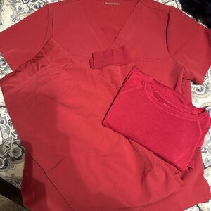 Mandala Women's Deep Rose Scrub Set Large